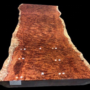 Tavolo in Legno Prezioso Bubinga Africano con Bordo Naturale - Product Image 5