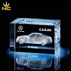 Promosi Grosir Kubus Kaca Kristal Laser 3D dengan Mobil Terukir untuk Dijual Hadiah Souvenir Mobil Baru