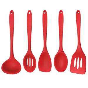 Nuevo diseño de una pieza rojo 5 piezas cuchara de silicona conjunto de utensilios de cocina para cocinar