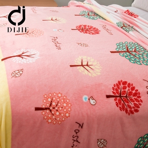 Vente chaude Shaoxing textile pom pom bébé confort couverture - Product Image 3
