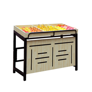 Gli scaffali del supermercato mostrano frutta e verdura usati - Product Image 2