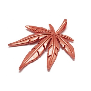 Olivia MenのStainless Steel 18 18k Real Gold Plated Necklaces Marijuana Weed Leaf Pendantと<span class=keywords><strong>Necklace</strong></span> <span class=keywords><strong>22</strong></span> <span class=keywords><strong>Inch</strong></span> Chain