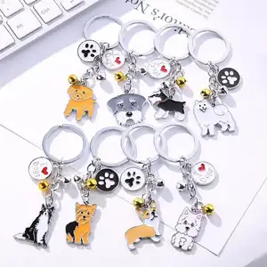 LLavero de aleación de zinc chapado en plata para mascotas, llavero de metal suave esmaltado personalizado con forma de perro y animal de dibujos animados, en oferta profesional