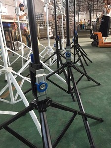 Pantalla de Proyección de 72 Pulgadas 4:3 con Soporte de Trípode Móvil - Product Image 4
