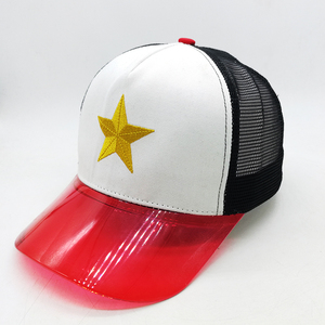 Màu Đỏ Trong Suốt <span class=keywords><strong>PVC</strong></span> Brim Foam Trucker Hat, 5 Panel Lưới Trucker <span class=keywords><strong>Cap</strong></span> Với <span class=keywords><strong>PVC</strong></span> Brim - Product Image 1
