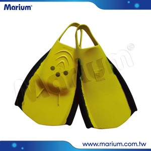 Ailerons de natation en caoutchouc à lame courte durables pour sports nautiques, natation et surf - Product Image 1