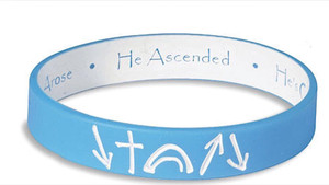 Bracelet en silicone avec peinture en spray personnalisée : <span class=keywords><strong>Il</strong></span> est venu, <span class=keywords><strong>il</strong></span> est mort, <span class=keywords><strong>il</strong></span> est ressuscité, <span class=keywords><strong>il</strong></span> a ascendé, <span class=keywords><strong>il</strong></span> reviendra - Product Image 5