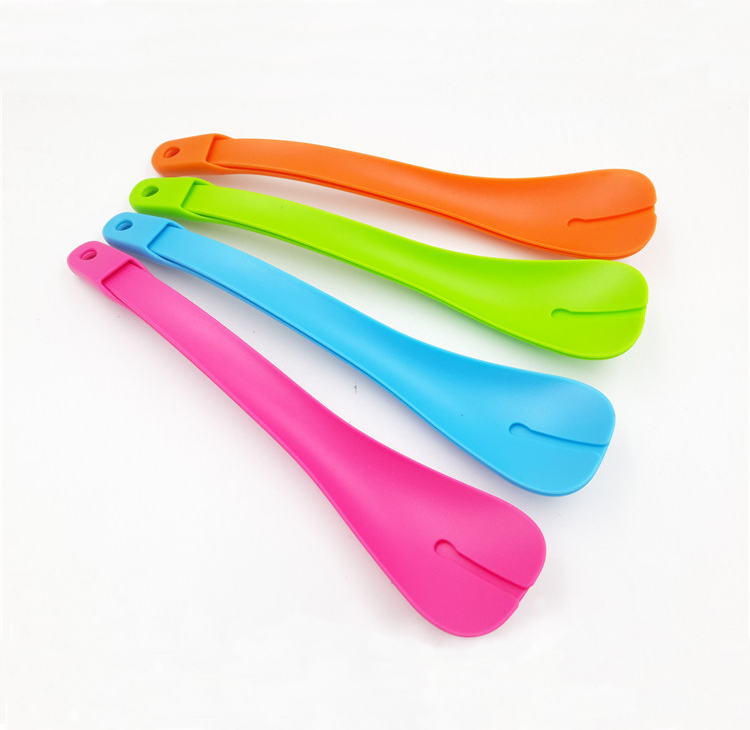 Прочные кухонные инструменты, гнездовые пластиковые щипцы для салата 2 в 1, набор вилок и ложек для салата