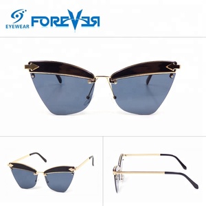 2018 échantillon <span class=keywords><strong>gratuit</strong></span> miroir mode <span class=keywords><strong>femme</strong></span> surdimensionné lunettes de soleil yeux de <span class=keywords><strong>chat</strong></span> - Product Image 4