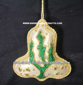 Adorno Navideño Colgante para Árbol con Bordado Zari - Product Image 1