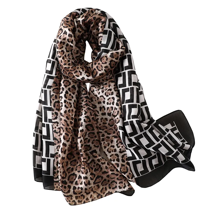 Wholesale 2018 hot sale trendy woman neck accessories fashion newest sexy plaid and leopard print chiffon shawl scarf