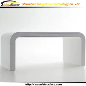 세련된 긴 벤치 상단 테이블 디자인 고체 표면은 높은- 엔드 야외 식사 세트