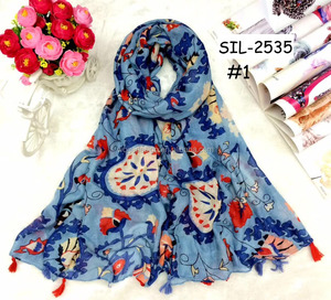 Al por mayor venta al por mayor nueva llegada al árabe <span class=keywords><strong>maxi</strong></span> amor chica silenciador pareo <span class=keywords><strong>Toalla</strong></span> de <span class=keywords><strong>playa</strong></span> bufandas de círculo floral tassel 100% viscosa echnic bufanda - Product Image 2