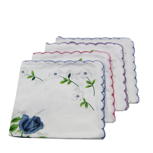 حار بيع دائم 100% القطن زهرة نمط المطبوعة منديل مع الإسكالوب حافة - Product Image 4