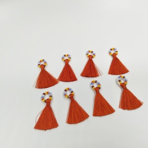 Mini abalorios de borla de seda con cuentas para pendientes - Product Image 5
