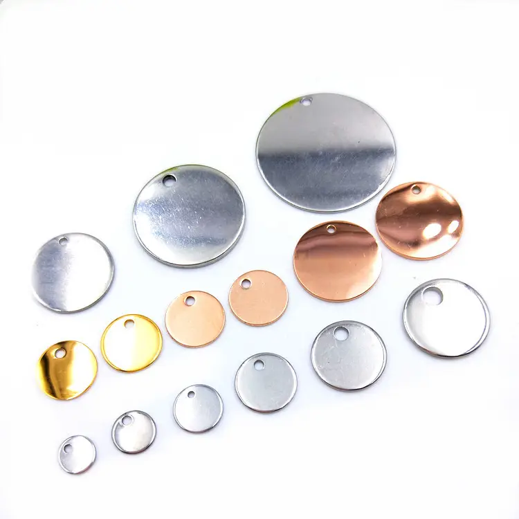 कस्टम विभिन्न आकार 6-25mm गोल आकार स्टेनलेस स्टील सोना/गुलाब गोल्ड/चांदी लोगो आकर्षण लटकन आभूषण के लिए