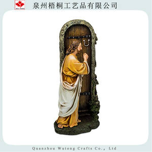Escultura Artesanal de Resina de Jesús Llamando a la Puerta - Ideal como Recuerdo Religioso Renacentista - Product Image 3