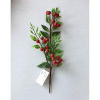 Triumsky Petit Artificielles Pics de Pin Stimulation Baies Aiguilles De Pin Rouge Baies Fleur Ornements pour Noël Fleur