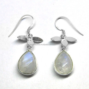 Pendientes de plata de ley 925 con piedra lunar de arcoíris, joyería hecha a mano - Product Image 1