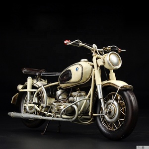 Modèle de moto rétro classique en étain fait à la main vintage R60-2 de 1967 à vendre, échelle 1:8, décoration en métal pour la maison et le restaurant - Product Image 2