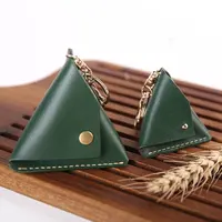 Fábrica novo design zongzi forma triângulo couro moeda saco com chaveiro