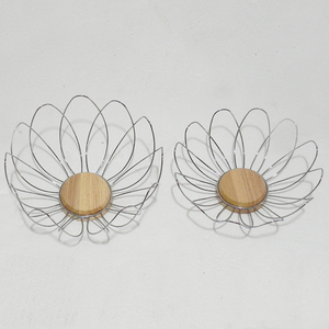 Panier à fruits <span class=keywords><strong>en</strong></span> métal et <span class=keywords><strong>bois</strong></span> de forme florale innovante au <span class=keywords><strong>design</strong></span> moderne pour un usage domestique - Product Image 4