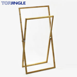 Porte-serviettes croisés en bambou sur pied - Product Image 1