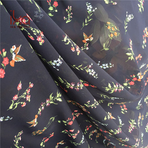 Tessuto <span class=keywords><strong>chiffon</strong></span> in poliestere 100% 75D leggero, antistatico, stampato digitalmente con piccoli <span class=keywords><strong>fiori</strong></span> <span class=keywords><strong>per</strong></span> <span class=keywords><strong>abiti</strong></span> da donna. - Product Image 4