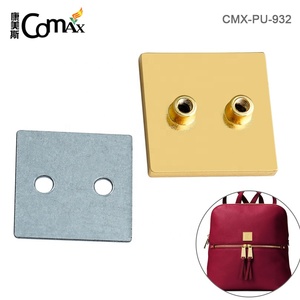 Étiquette de logo en métal plaqué or de forme carrée avec <span class=keywords><strong>fixation</strong></span> par vis pour sacs - Product Image 3