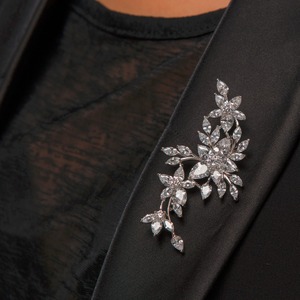 LUOTEEMI Broches de Lujo con Circonita Cúbica en Forma de Flor, Chapados en Oro Blanco y Rodio, para Vestidos de Novia - Product Image 3