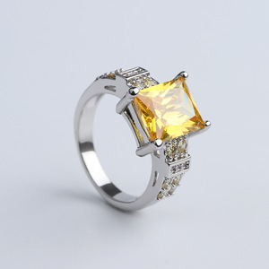 Anello Statement Trendy con Pietra Quadrata Multicolore e Zirconi Cubici per Feste - Product Image 3
