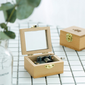 Caja de música <span class=keywords><strong>con</strong></span> manivela manual grabada <span class=keywords><strong>con</strong></span> láser, regalo cuadrado de madera personalizado <span class=keywords><strong>con</strong></span> <span class=keywords><strong>notas</strong></span> <span class=keywords><strong>musicales</strong></span> cuadradas para bodas, novedad - Product Image 4