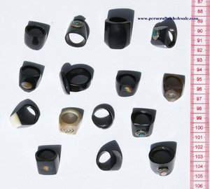 Bagues en corne sculptée Tribal, Art de bijoux sud-américain avec pierres et Images, Images et dessins d'images - Product Image 2