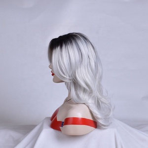 <span class=keywords><strong>Parrucca</strong></span> Popolare Grigio Scuro in Capelli Sintetici, Senza Elastico, Lunga, Colore Nero Naturale 1B/Grigio, Resistente al Calore, da <span class=keywords><strong>Donna</strong></span> - Product Image 6