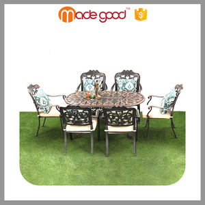 Zhejiang Madegood Tous Les temps en plein air meubles de jardin en <span class=keywords><strong>fonte</strong></span> <span class=keywords><strong>d</strong></span>'<span class=keywords><strong>aluminium</strong></span> table avec chaises - Product Image 1