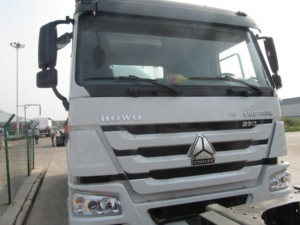 Camion-réservoir d'aspiration des eaux usées à haute pression Septic Fecal avec <span class=keywords><strong>pompe</strong></span> à <span class=keywords><strong>vide</strong></span> <span class=keywords><strong>Jurop</strong></span> avec châssis howo - Product Image 6