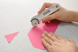 Pisau baja multifungsi pisau geser multifungsi pemotong putar gagang bengkok plastik <span class=keywords><strong>28mm</strong></span>-pisau grosir - Product Image 6