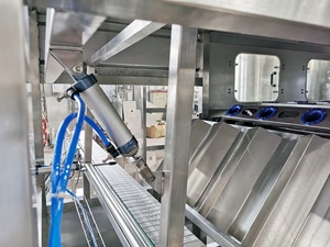 Machine <span class=keywords><strong>de</strong></span> remplissage et <span class=keywords><strong>de</strong></span> bouchage <span class=keywords><strong>d</strong></span>'eau minérale en bouteille <span class=keywords><strong>de</strong></span> 18,9 <span class=keywords><strong>litres</strong></span> (5 gallons) à haute efficacité pour usine <span class=keywords><strong>d</strong></span>'eau, <span class=keywords><strong>prix</strong></span> au Ghana - Product Image 3