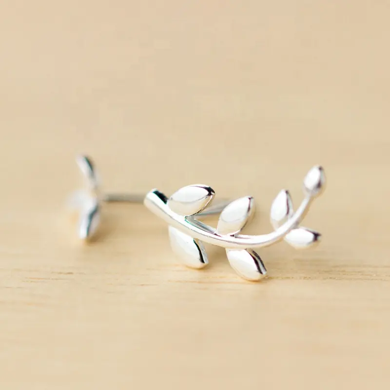 New Design S925 Sterling Silver Simple Fashion Leaves Stud Earring Jewelry for Women