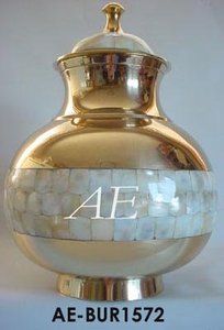 Urna Funeraria de Latón Macizo con Incrustaciones de Madreperla, Estilo Árabe de Lujo, Ecológica y Duradera, para Cenizas Humanas de Adultos, Elegante Recuerdo - Product Image 2