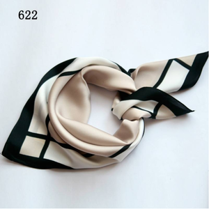 Alta calidad único barato personalizado cuadrado impreso satén poliéster seda bufanda Bandana - Product Image 1