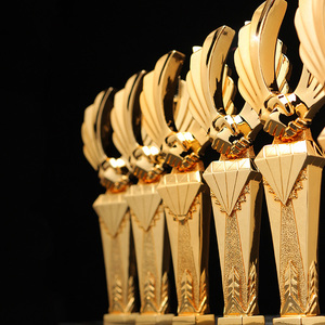 Metal de encargo Copa ala resina partido <span class=keywords><strong>premios</strong></span> negocio trofeo de cristal - Product Image 4