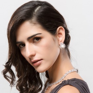 LUOTEEMI <span class=keywords><strong>Orecchini</strong></span> a Perno Grandi di Lusso all'Ingrosso con Zirconia Cubica AA, Perla di Conchiglia Bianca Rotonda e Diamante a Goccia per Donna - Product Image 3