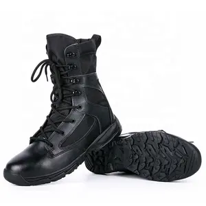 <span class=keywords><strong>Bottes</strong></span> tactiques super légères pour l'entraînement de randonnée en plein air Semelle extérieure en caoutchouc à fermeture éclair en <span class=keywords><strong>cuir</strong></span> <span class=keywords><strong>noir</strong></span> pour les saisons d'été et d'hiver - Product Image 1