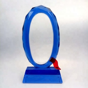 Azul al por mayor trofeos de <span class=keywords><strong>cristal</strong></span> decorativo de <span class=keywords><strong>cristal</strong></span> trofeo K9 vidrio campeón Premio taza para actividades compañía - Product Image 1