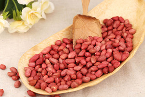 100% Bio-Arachis-Erdnuss, getrocknete Kernel-Erdnüsse Erdnuss Rohe/frische rote Haut Arachid