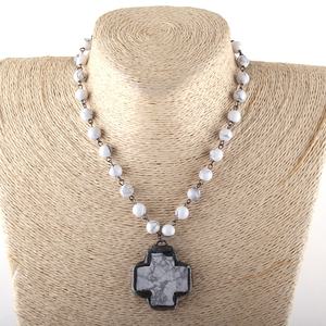 <span class=keywords><strong>Collana</strong></span> Girocollo da Donna alla Moda con Ciondolo a Croce Solider, Catena a <span class=keywords><strong>Rosario</strong></span> Nera e Gemma Naturale di Howlite Bianca, Gioielli Etnici Personalizzabili - Product Image 5