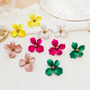 STAR PRODUCT! 2021 New Designs Earrings Women Jewelry Wholesale COLORFUL Flower Hoop Earrings Fashion Earring女性