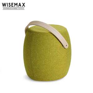 WISEMAX FURNITURE Taburete Moderno de Tela para Sala de Estar, Área Pública, Taburete de Descanso con Asa de Madera, Taburete Redondo de Terciopelo, Otomana - Product Image 5