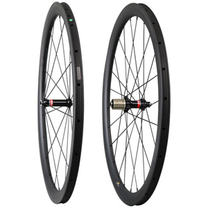 2021 cerchi per <span class=keywords><strong>bici</strong></span> <span class=keywords><strong>da</strong></span> strada cinesi super leggeri 440g 700C ruota per <span class=keywords><strong>bici</strong></span> tubeless con copertoncino in carbonio <span class=keywords><strong>da</strong></span> 40mm di larghezza - Product Image 2